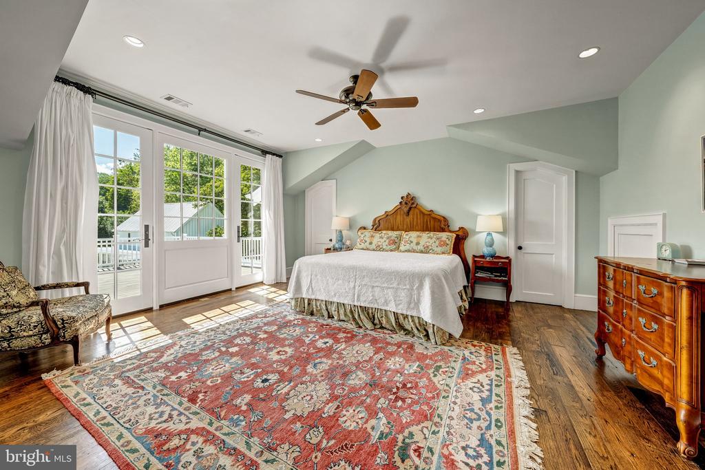 8133 GEORGETOWN PIKE