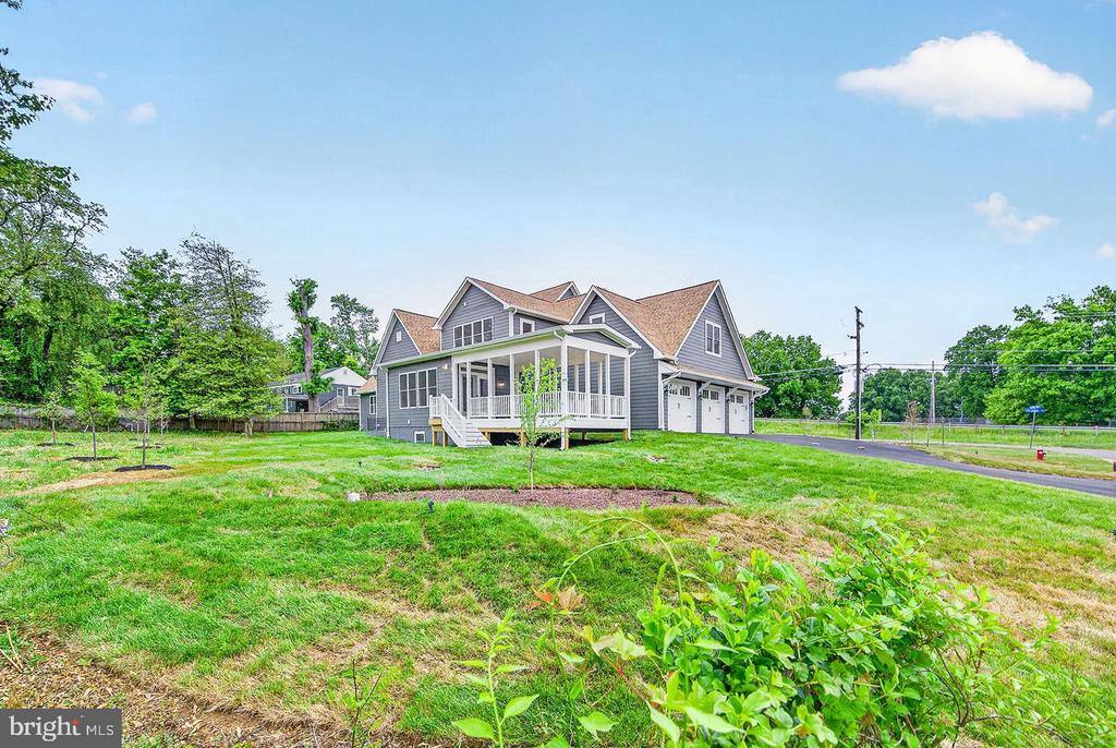 3913 VICTORIA OAKS TRAIL