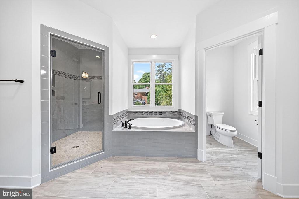 3913 VICTORIA OAKS TRAIL