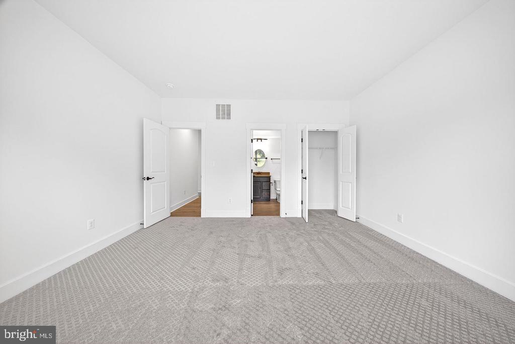 3913 VICTORIA OAKS TRAIL