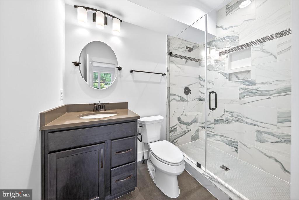 3913 VICTORIA OAKS TRAIL