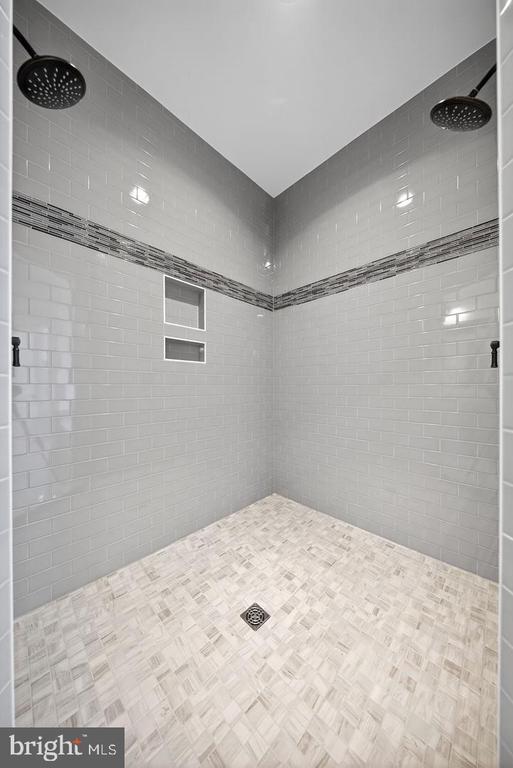 3913 VICTORIA OAKS TRAIL