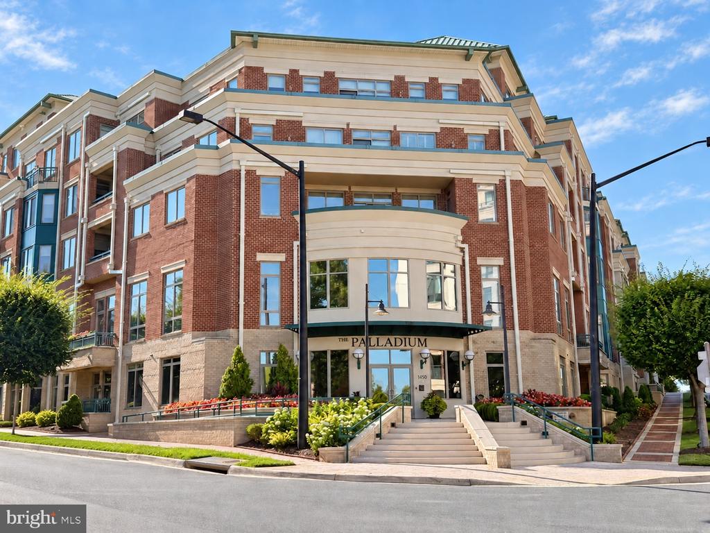 1450 EMERSON AVENUE Unit: 203