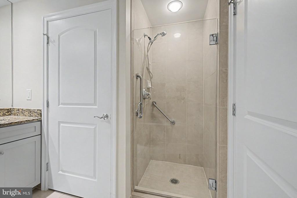1450 EMERSON AVENUE Unit: 203