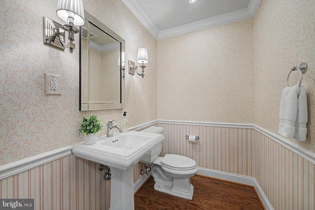 1450 EMERSON AVENUE Unit: 203