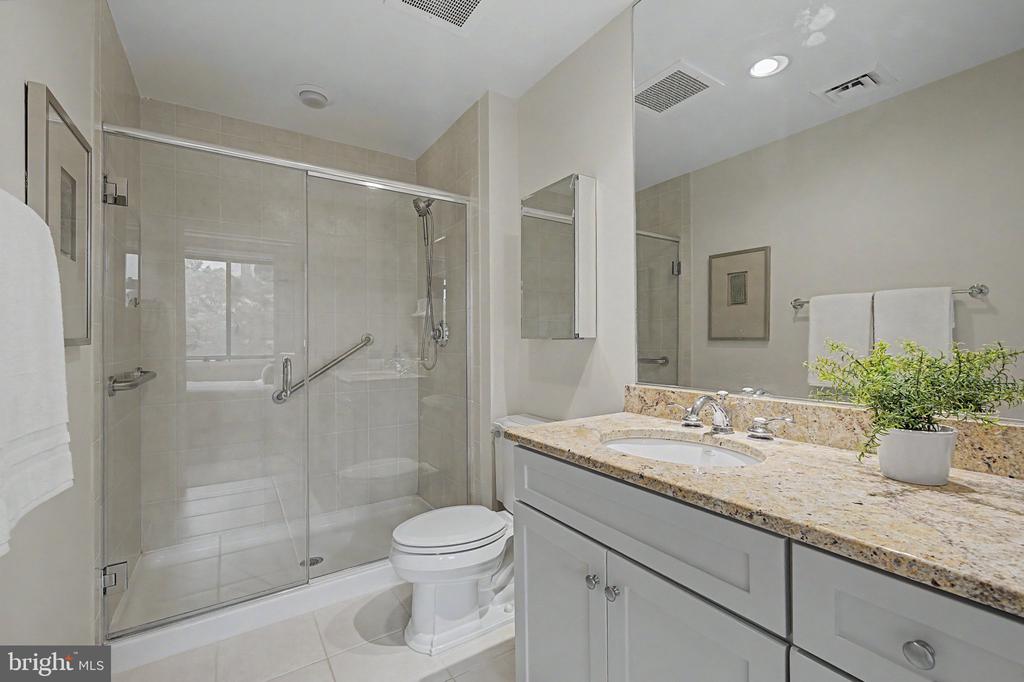 1450 EMERSON AVENUE Unit: 203