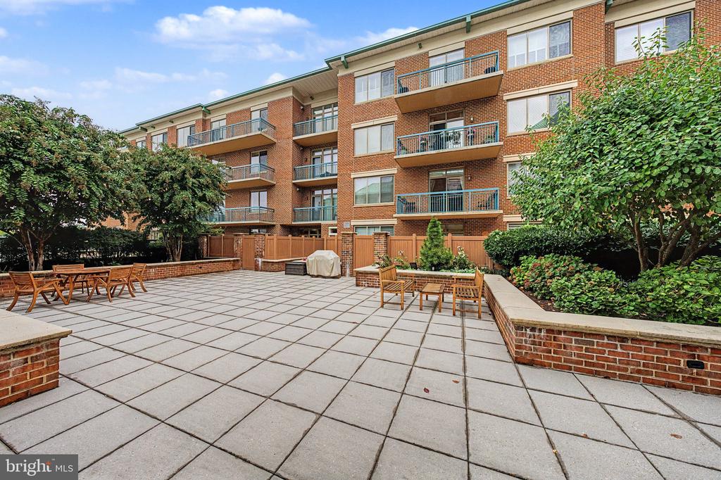 1450 EMERSON AVENUE Unit: 203
