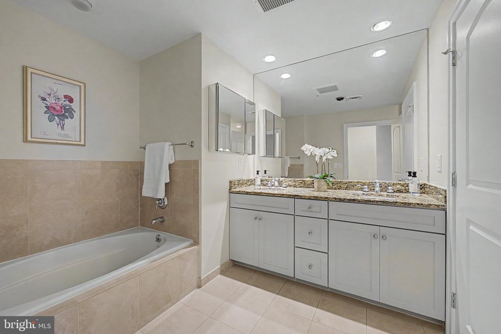 1450 EMERSON AVENUE Unit: 203
