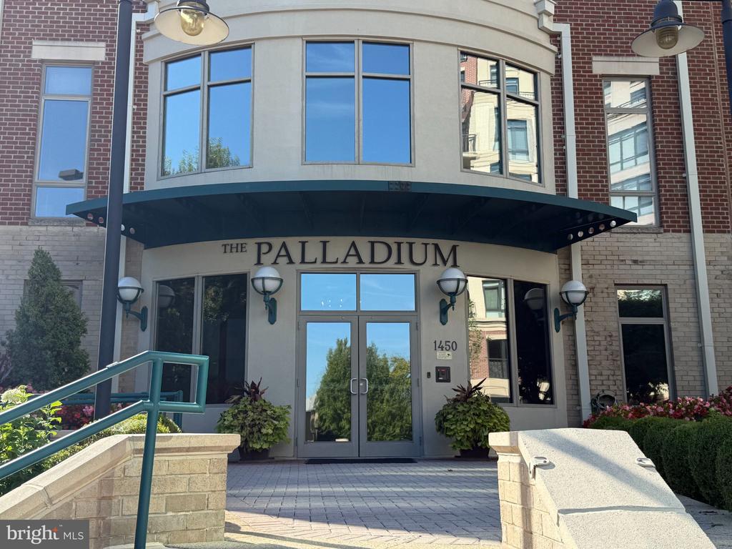 1450 EMERSON AVENUE Unit: 203