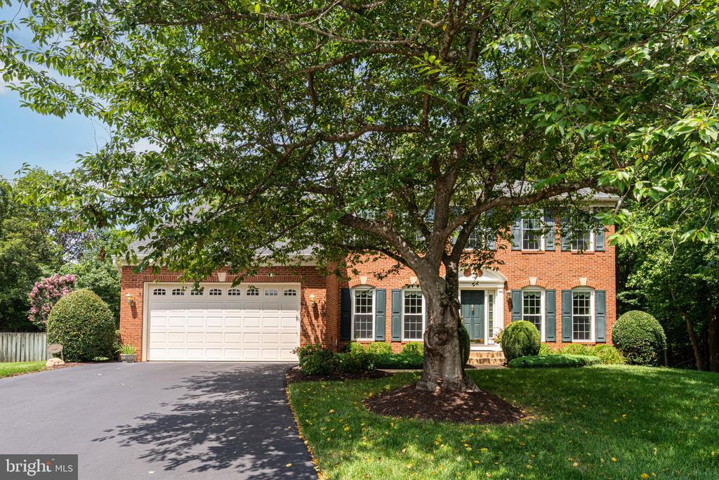 6854 CORDER LANE