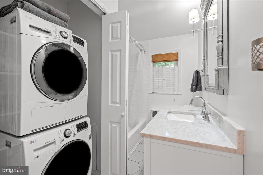 6422 BOULEVARD VIEW