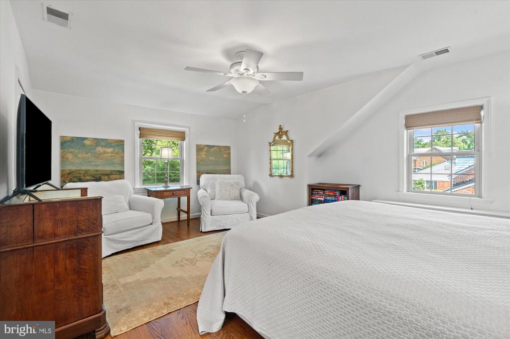 6422 BOULEVARD VIEW