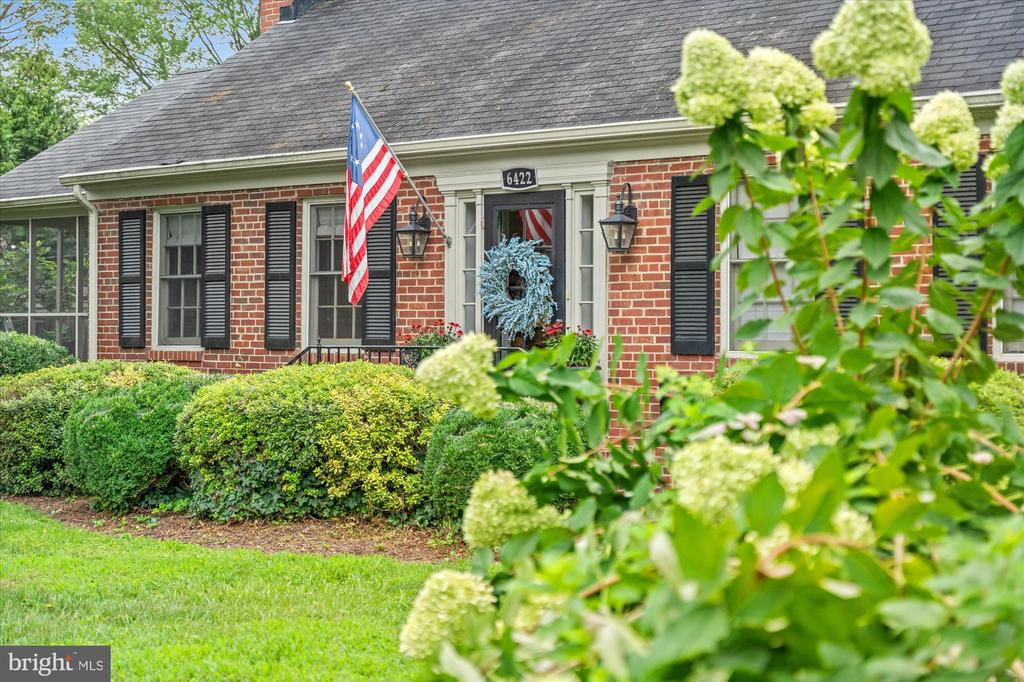 6422 BOULEVARD VIEW