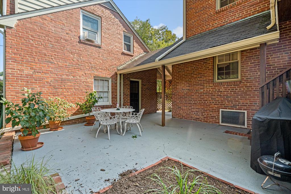 6422 BOULEVARD VIEW