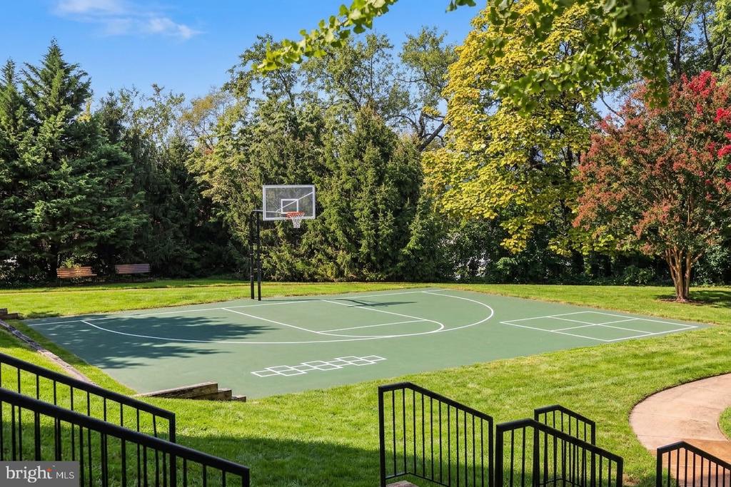 6481 CHEYENNE DRIVE Unit: 102
