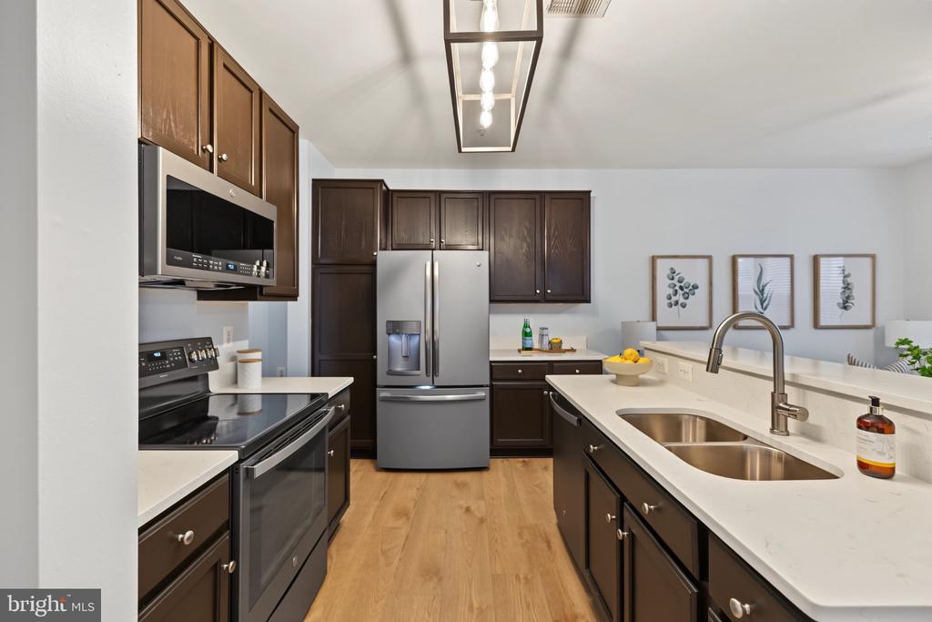 6481 CHEYENNE DRIVE Unit: 102