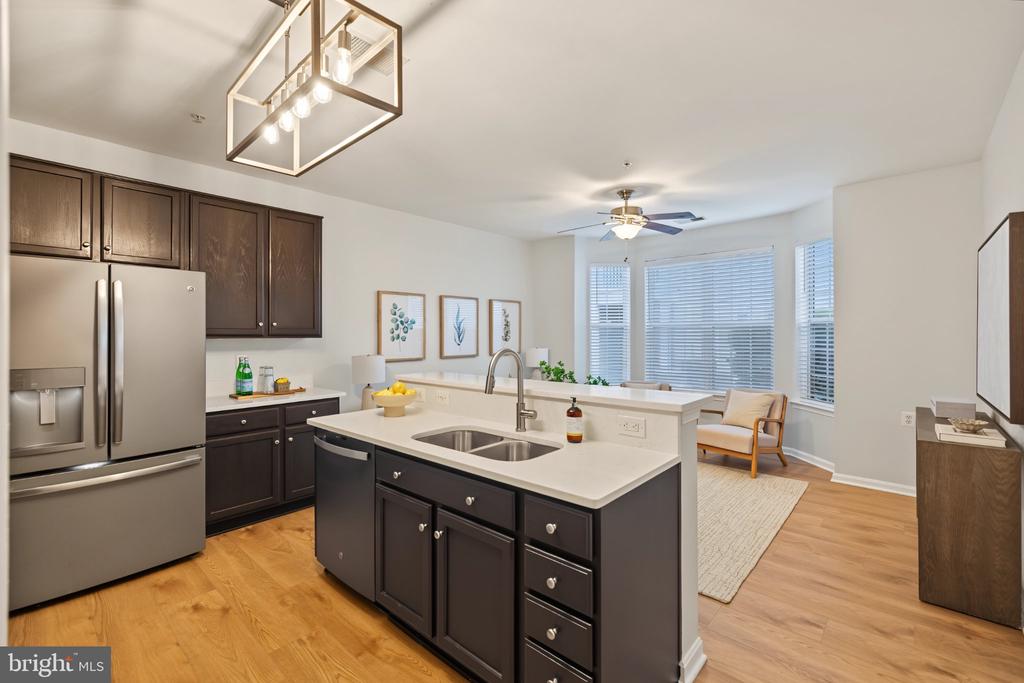 6481 CHEYENNE DRIVE Unit: 102