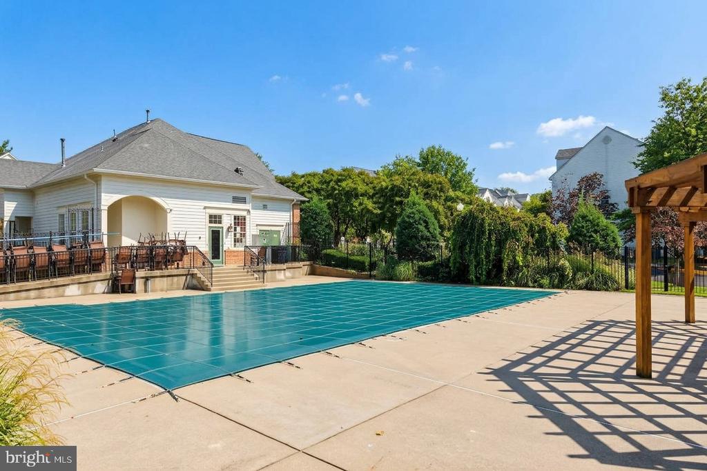 6481 CHEYENNE DRIVE Unit: 102