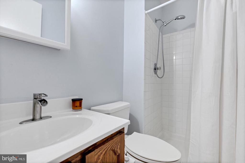 7033 SOLOMON SEAL COURT