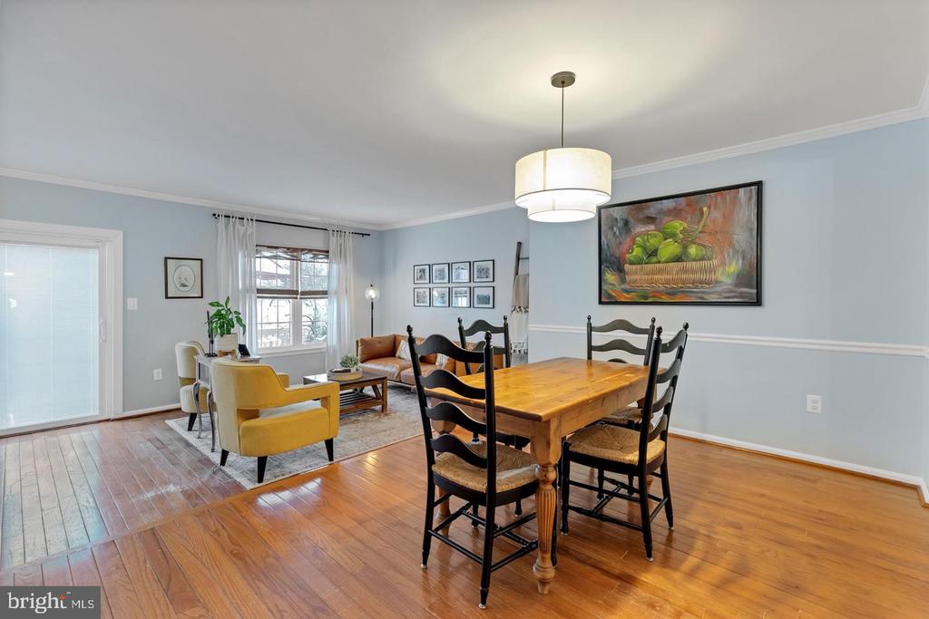 7033 SOLOMON SEAL COURT
