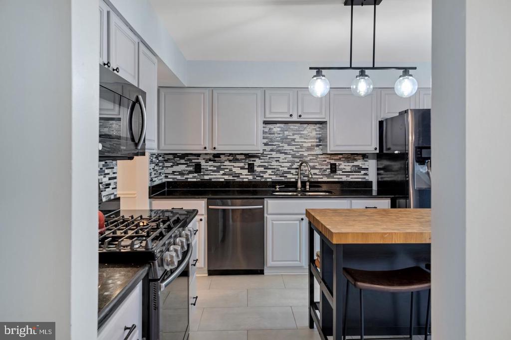 7033 SOLOMON SEAL COURT