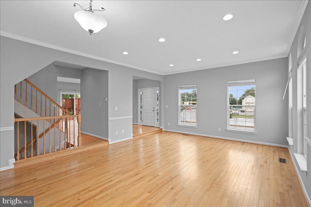 6350 REGAL OAK DRIVE