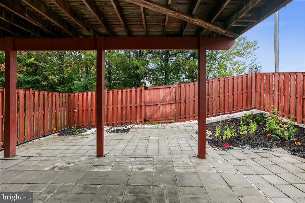 6350 REGAL OAK DRIVE