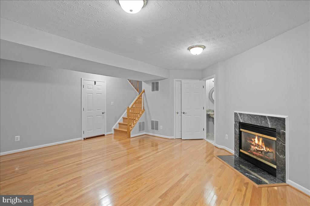 6350 REGAL OAK DRIVE