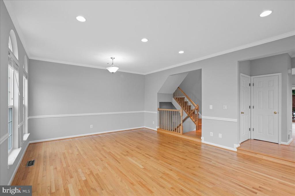 6350 REGAL OAK DRIVE