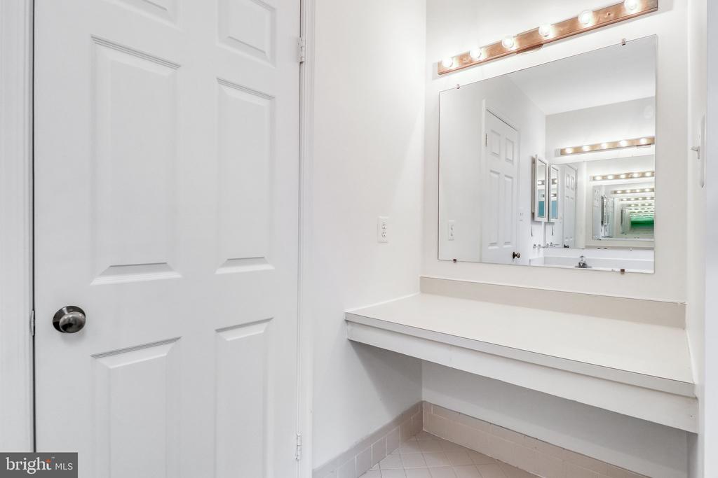 3964 ROSEBAY COURT