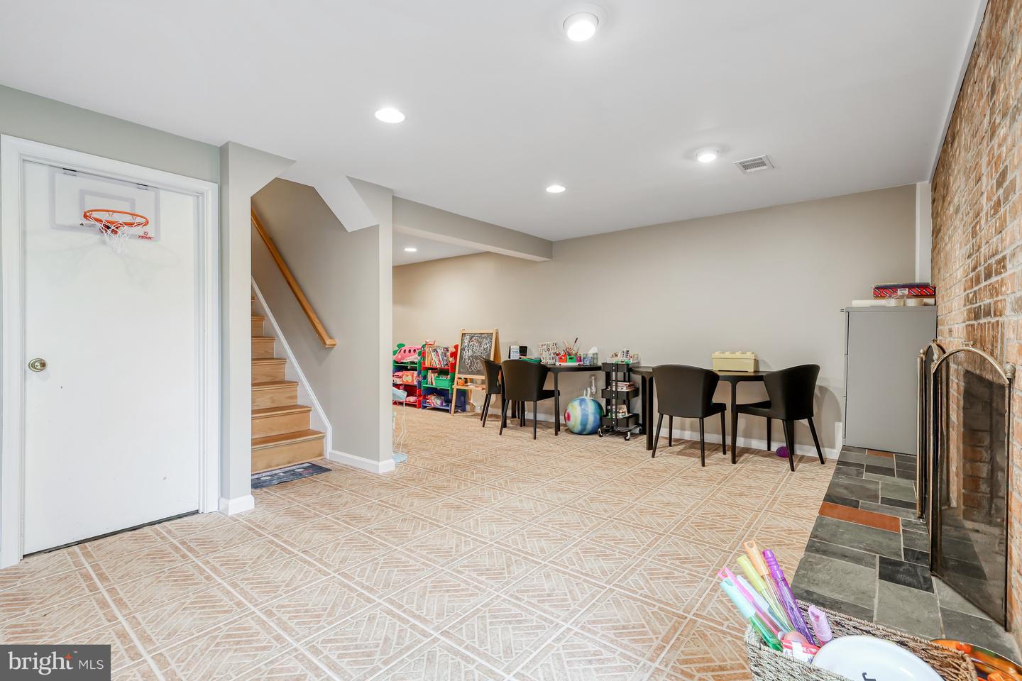 131 Davis Ave SW