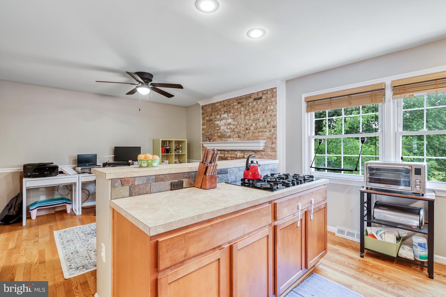 131 Davis Ave SW
