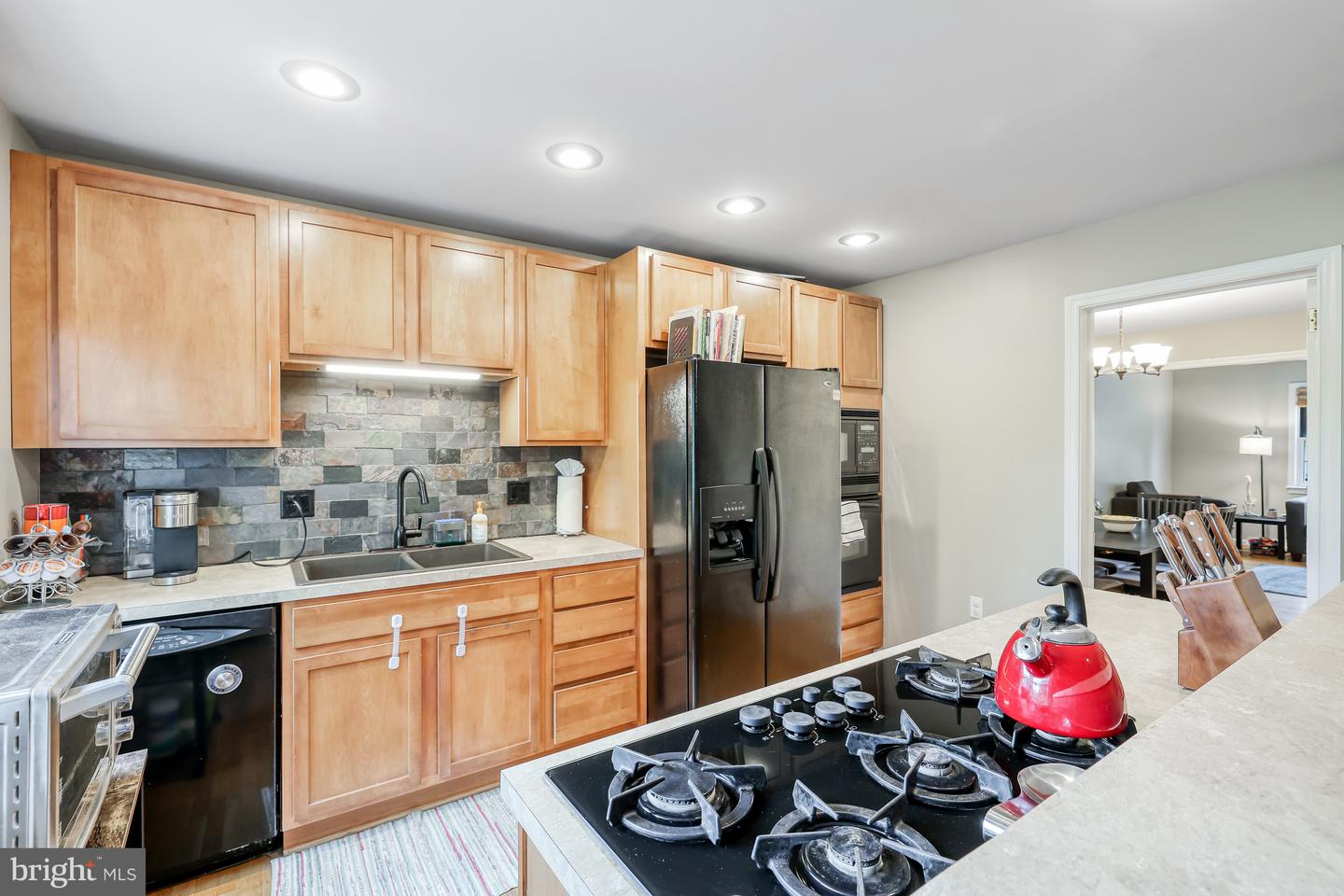 131 Davis Ave SW