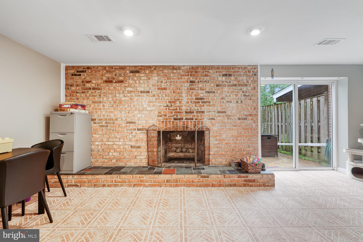 131 Davis Ave SW