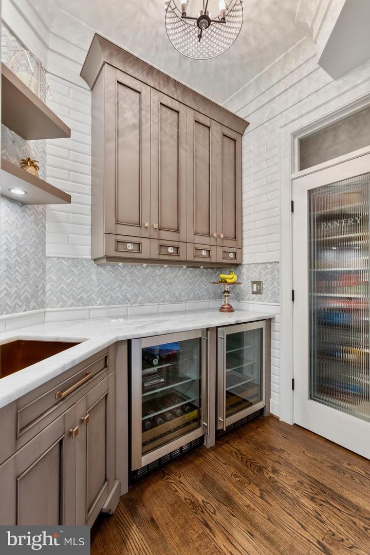 18951 Canoe Landing Ct