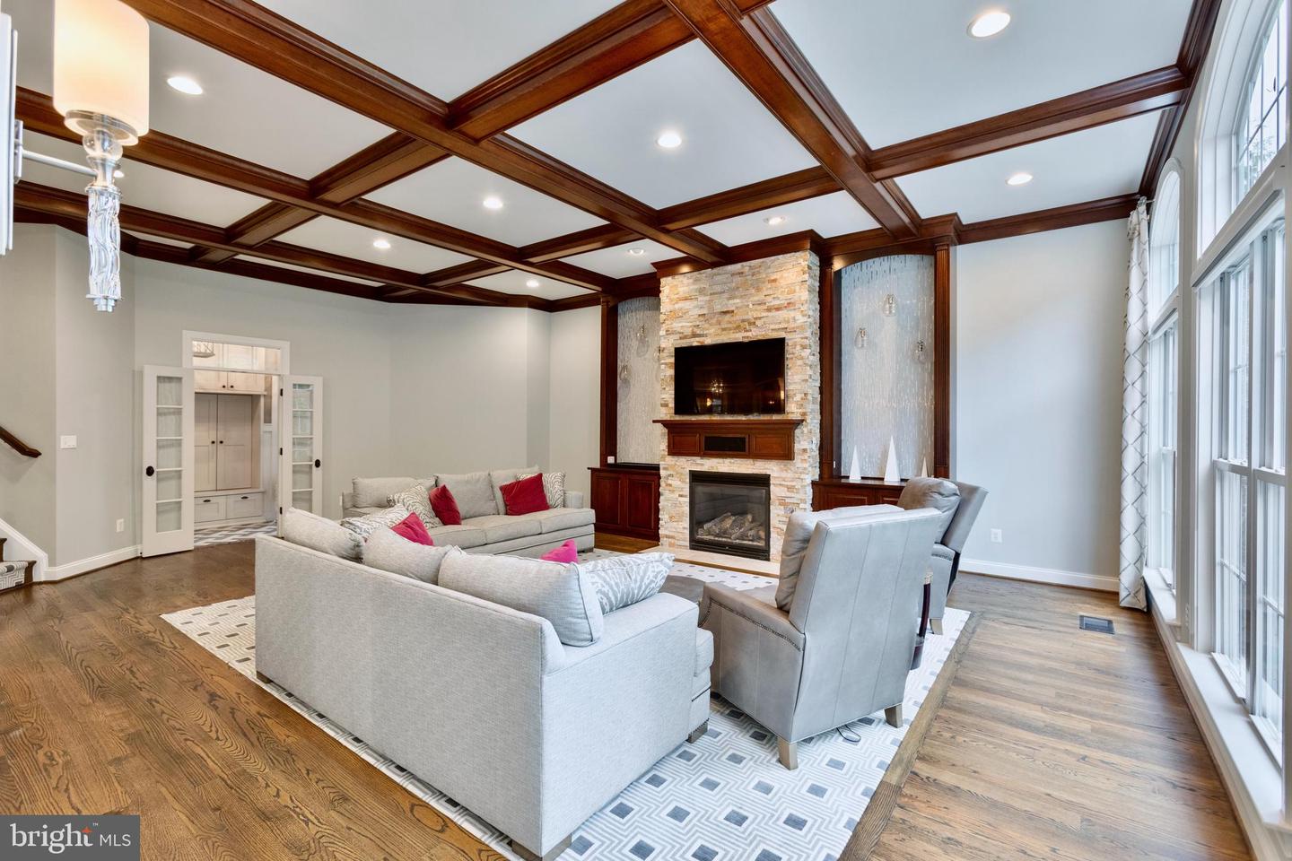 18951 Canoe Landing Ct