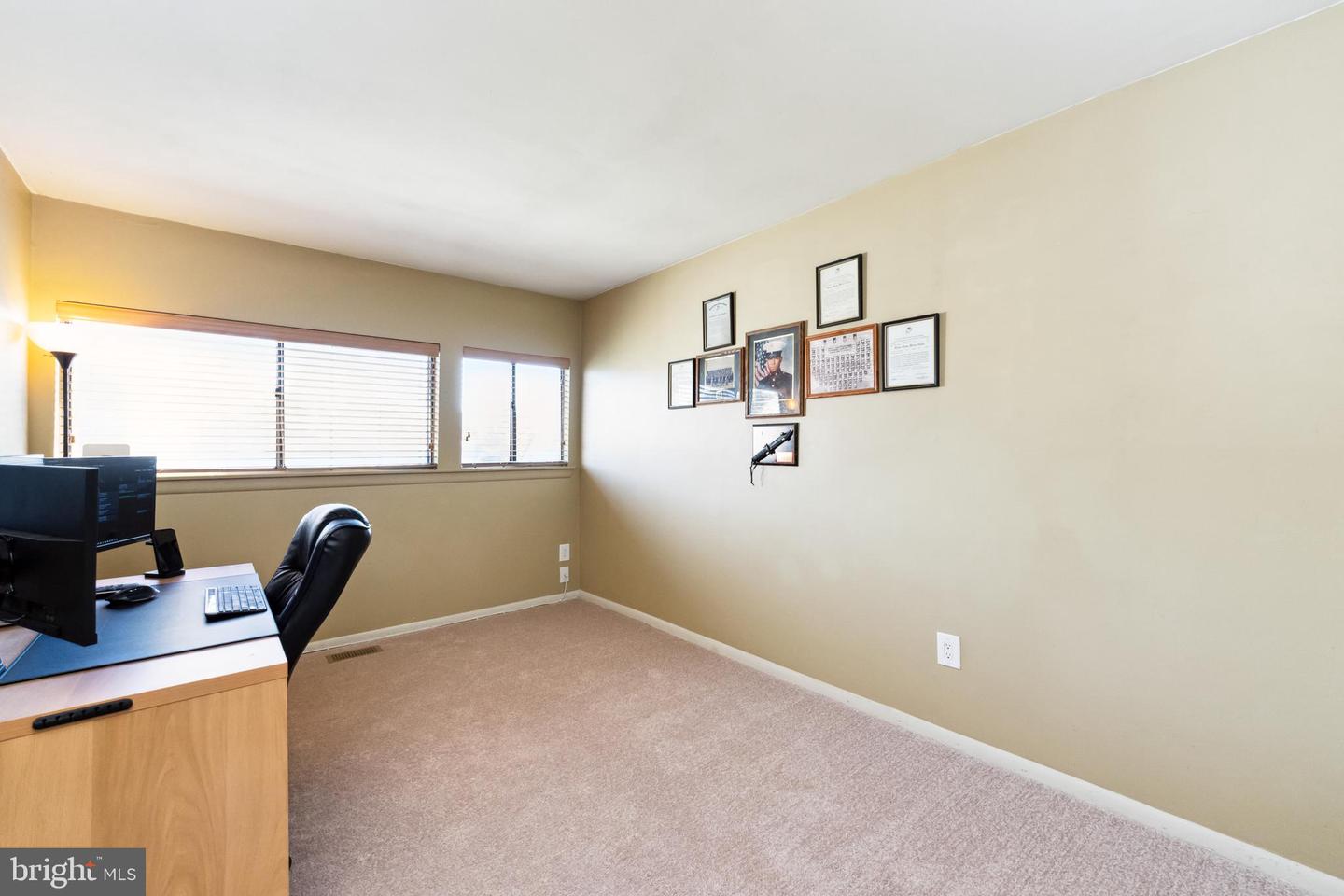 1042 Warwick Ct #7