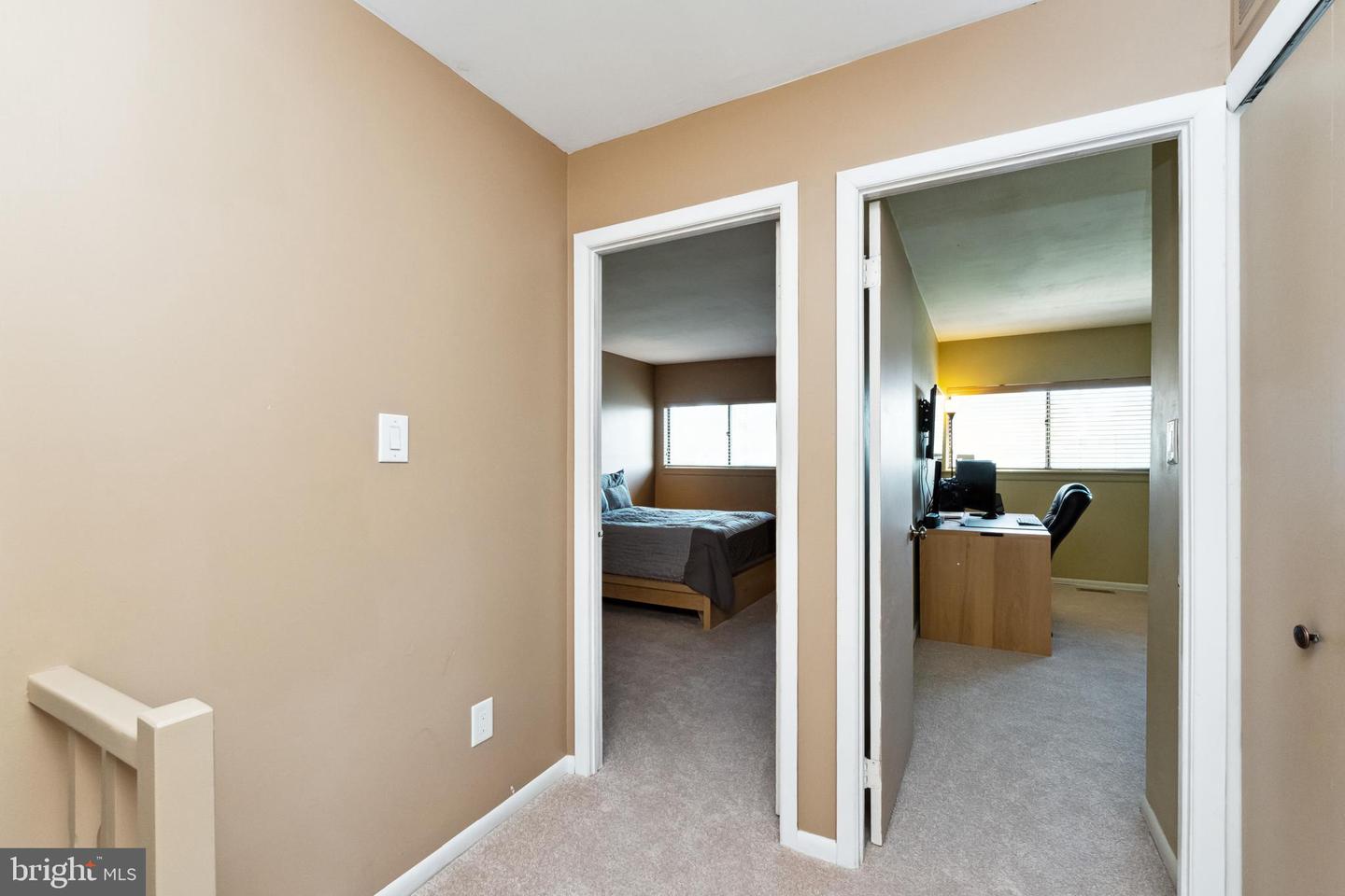1042 Warwick Ct #7