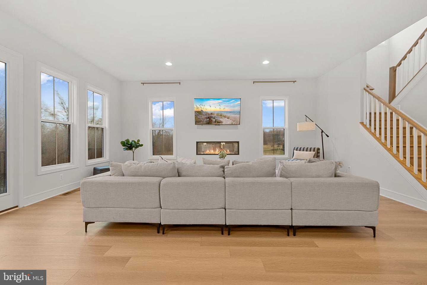24016 Littleleaf Ct