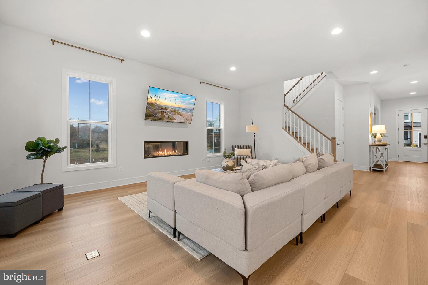 24016 Littleleaf Ct