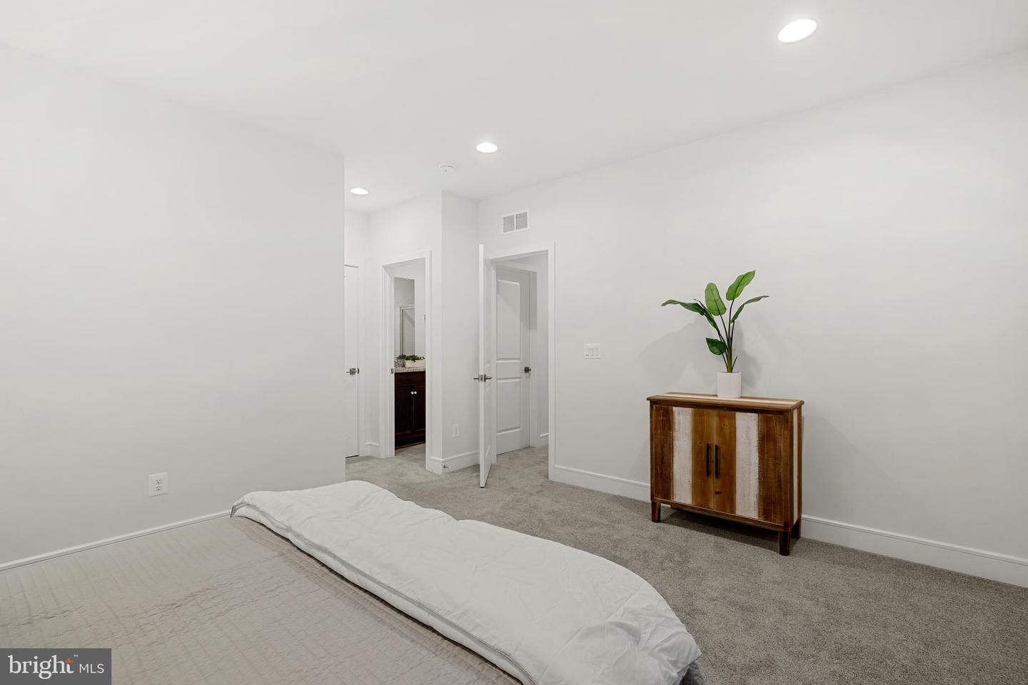 24016 Littleleaf Ct