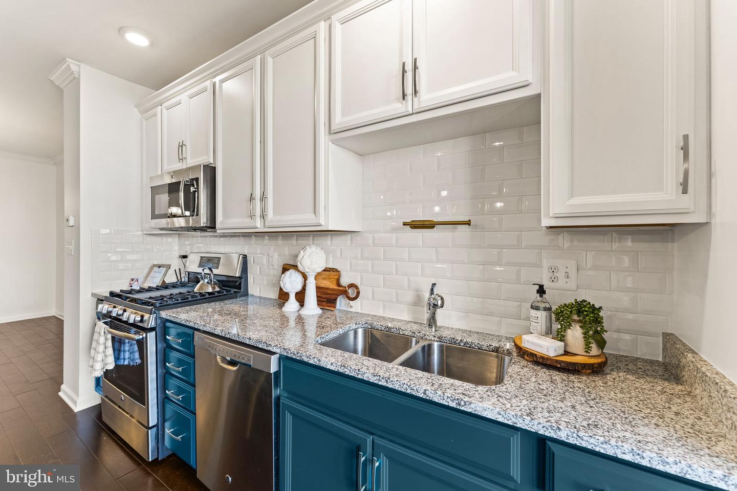 23297 Southdown Manor Ter #116