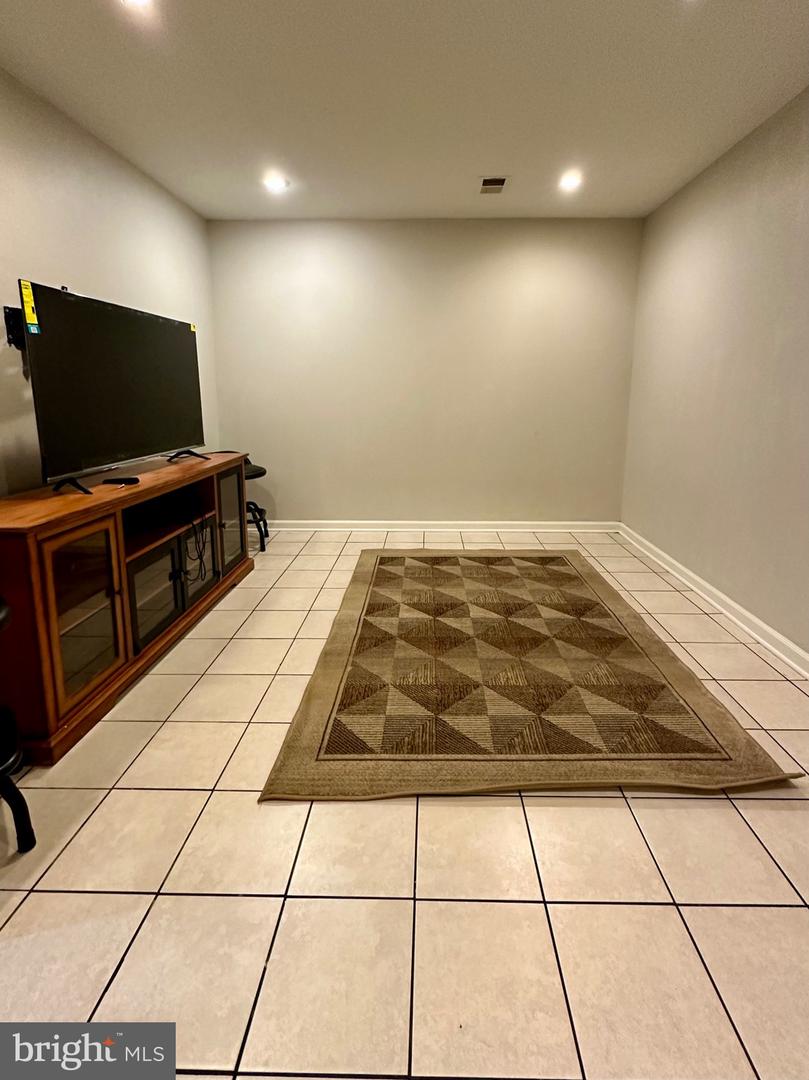 1212 Brethour Ct