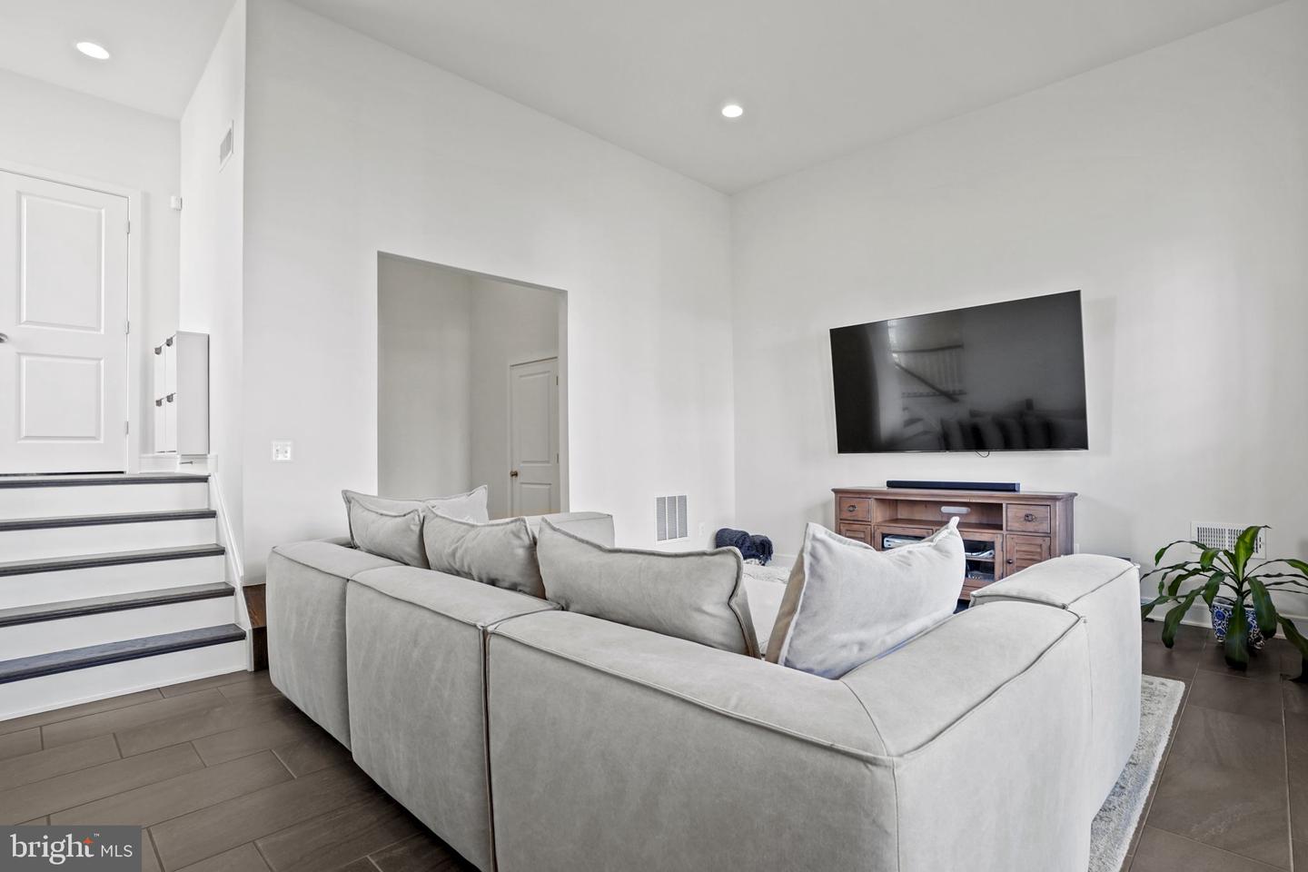 25426 Nichols Orchard Ter