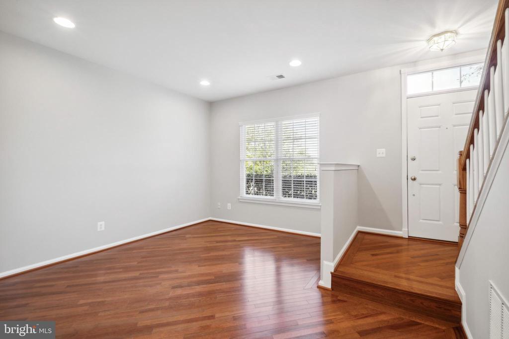 42762 LONGWORTH TER