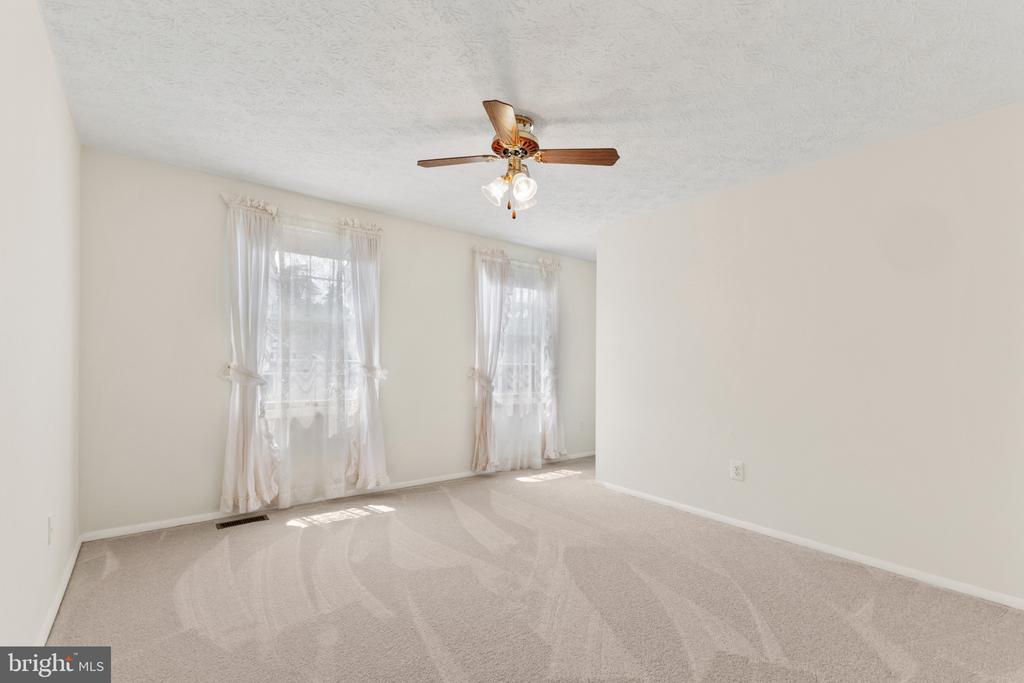 606 Jason Ct