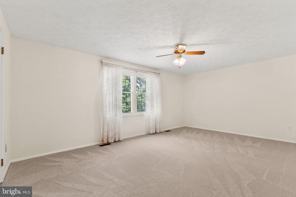 606 Jason Ct