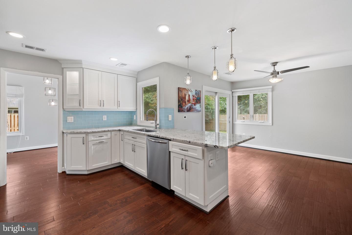 126 HOPELAND LN