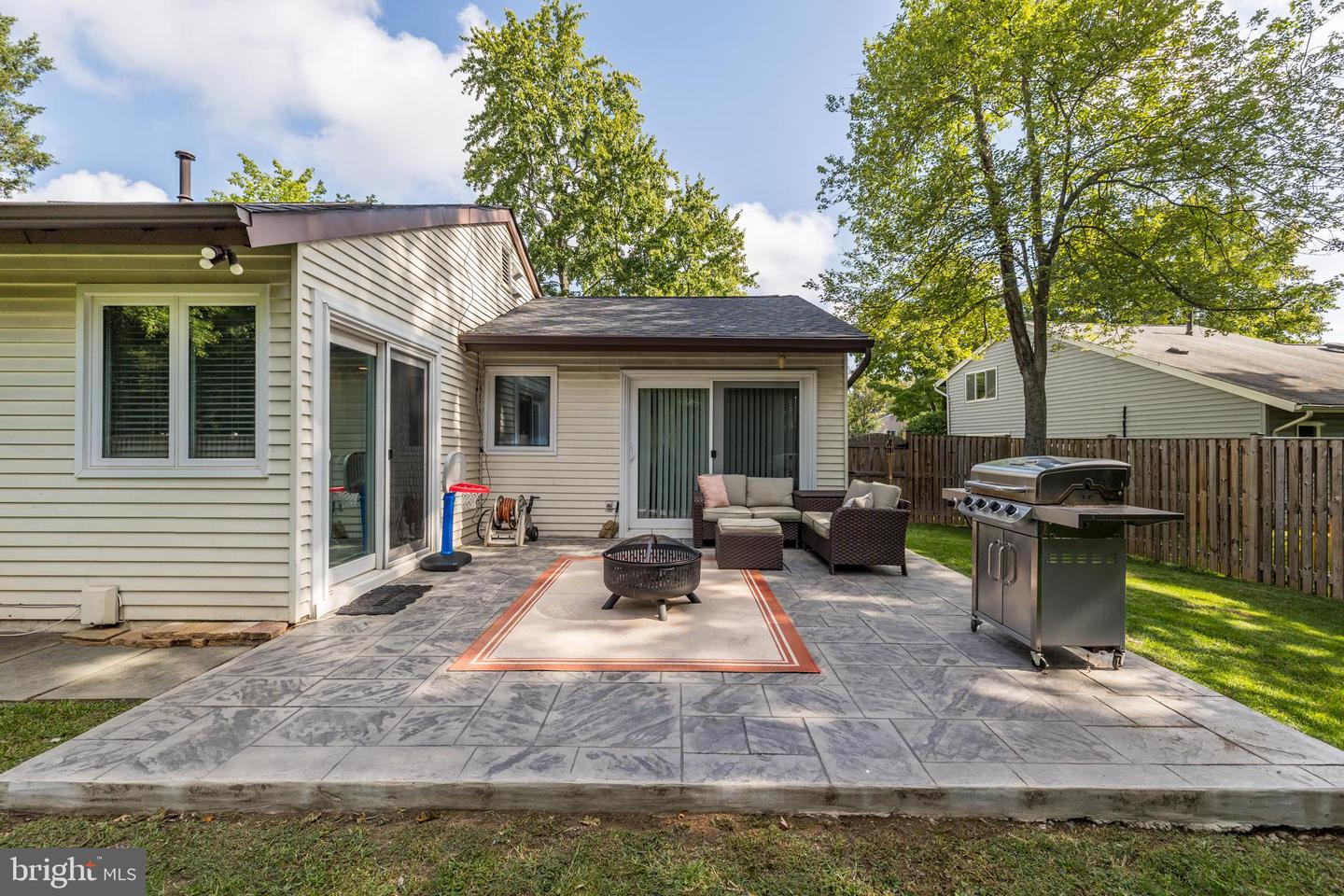 126 HOPELAND LN