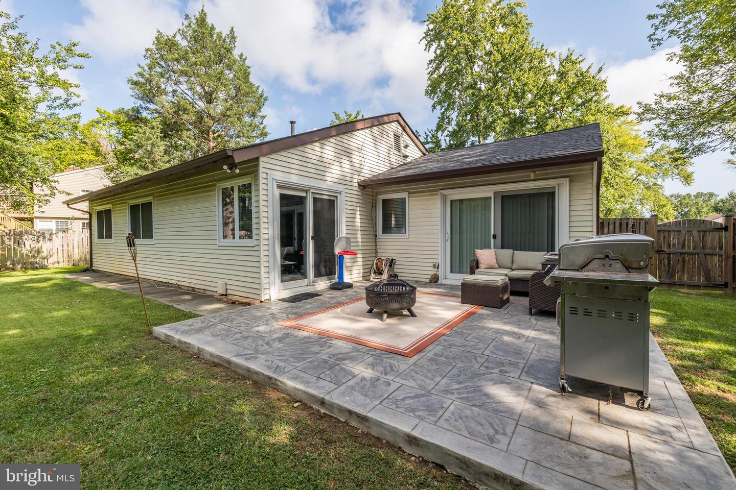 126 HOPELAND LN